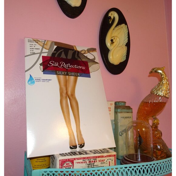 Vintage Hanes Silk Reflections Silky Sheer Pantyhose size EF retro hosiery - Picture 5 of 6
